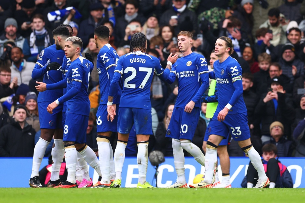 詹姆斯伤缺，湖人击败鹈鹕，豪取7连胜，三巨头34罚惹争议